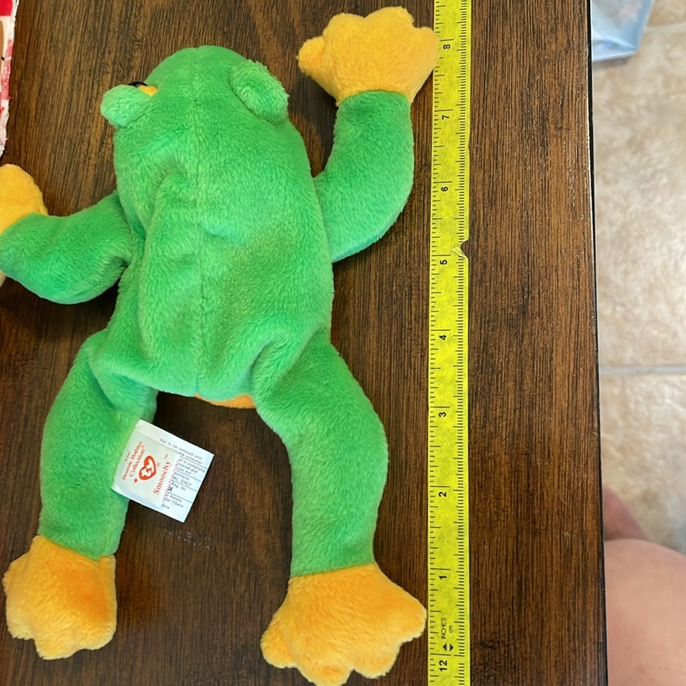 Ty beanie baby frog Smoochy. Kept in cases. - Picture 9 of 9